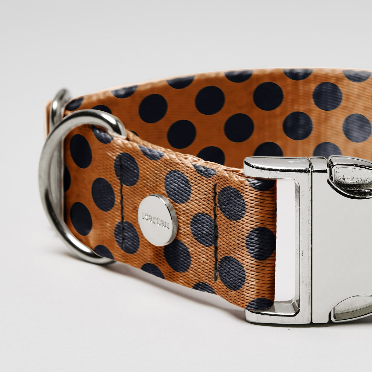 Designerhalsband POLKA DOTS, Cognac