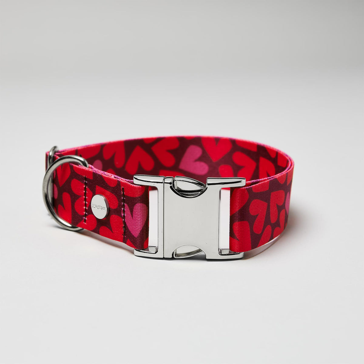 Verstellbares Designerhalsband Herzklopfen, silberfarbener Schließe