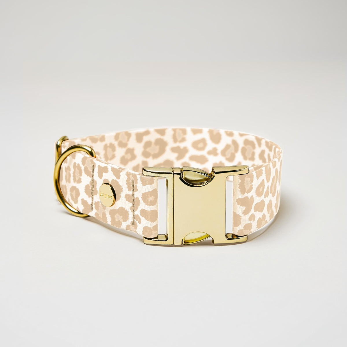 isartau Hundehalsband „Golden Leo“, goldfarbene Beschläge