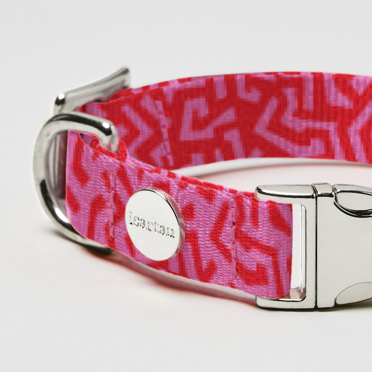isartau Hundehalsband „Sweety“, silberfarbene Beschläge, Detailansicht