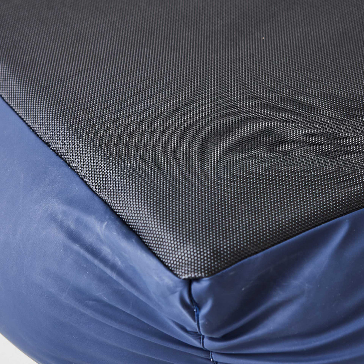 isartau Unterseite der Umrandung für die orthopädische Hundematte Ortho eckig, SAFE Blau