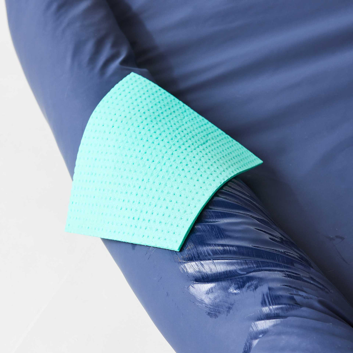 isartau Reinigung des abwischbaren Hygienebezugs SAFE Blau
