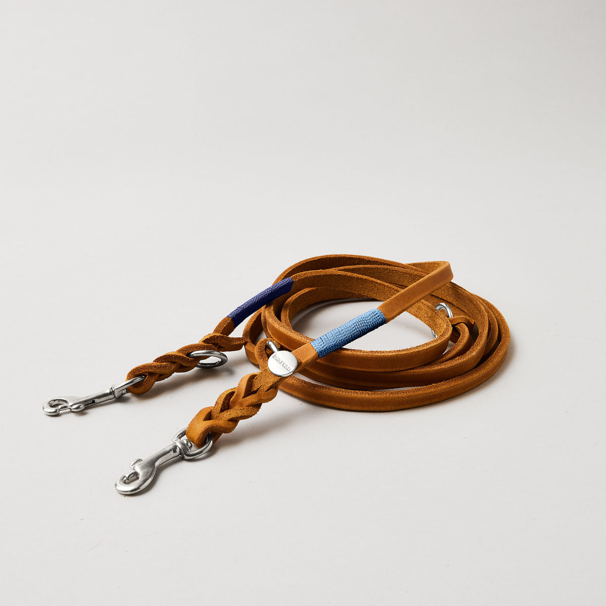 isartau Lederleine SPORTY in Cognac, für Hunde unter 7 Kilo, Lederbreite 10 mm, Edelstahlbeschläge