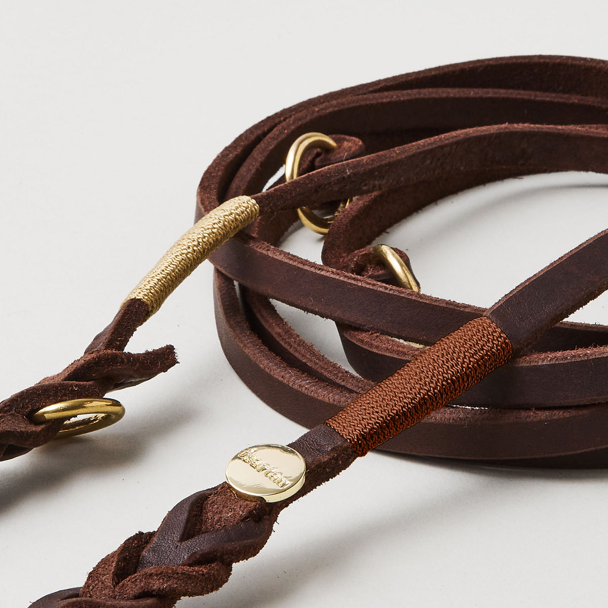 isartau Lederleine SPORTY in Dunkelbraun, Takelung Gold und Kastanie