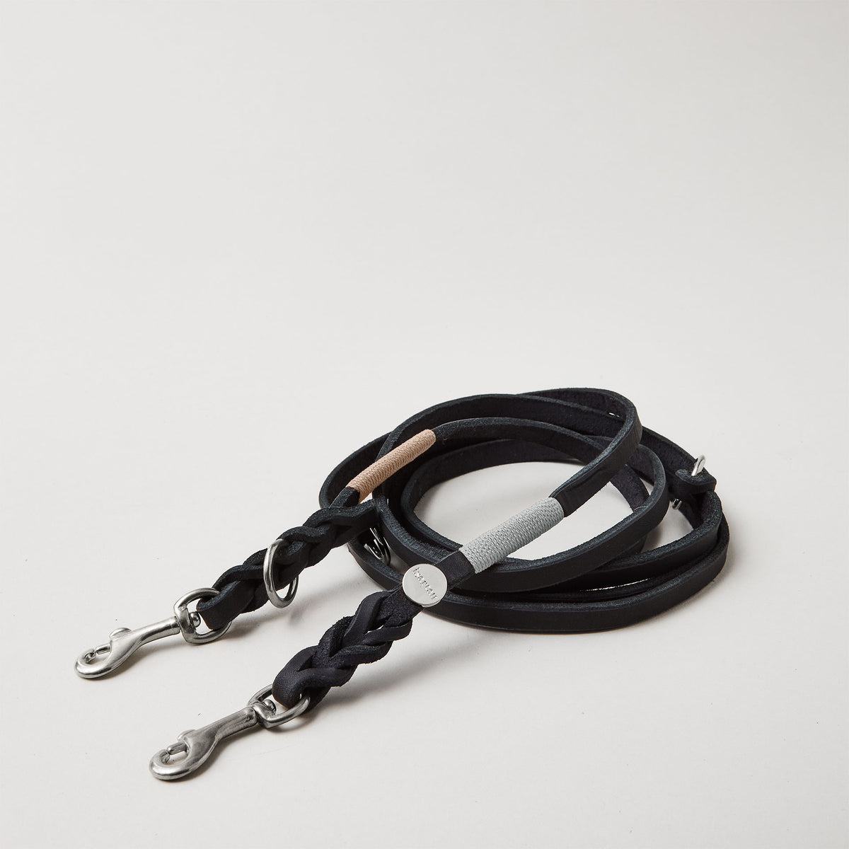 isartau Lederleine SPORTY in Schwarz, für Hunde unter 7 Kilo, Lederbreite 10 mm, Edelstahlbeschläge