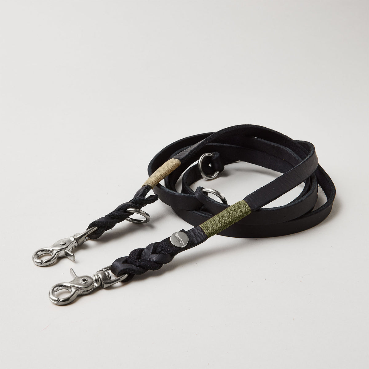 isartau Lederleine SPORTY in Schwarz, für Hunde über 7 Kilo, Lederbreite 15 mm, Edelstahlbeschläge
