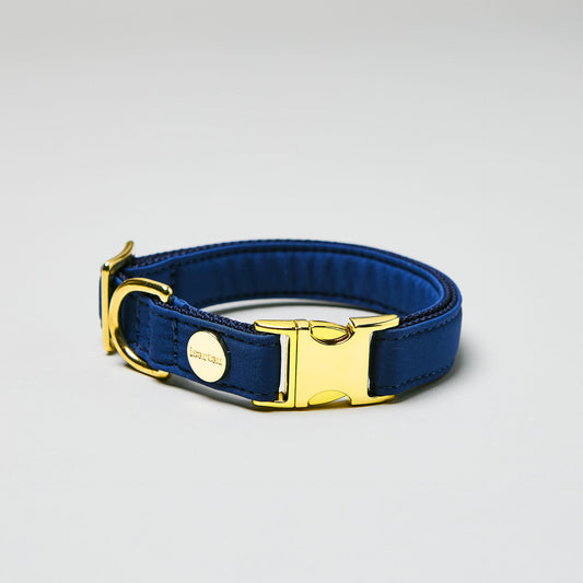 isartau Halsband Softie Dunkelblau, goldene Beschläge