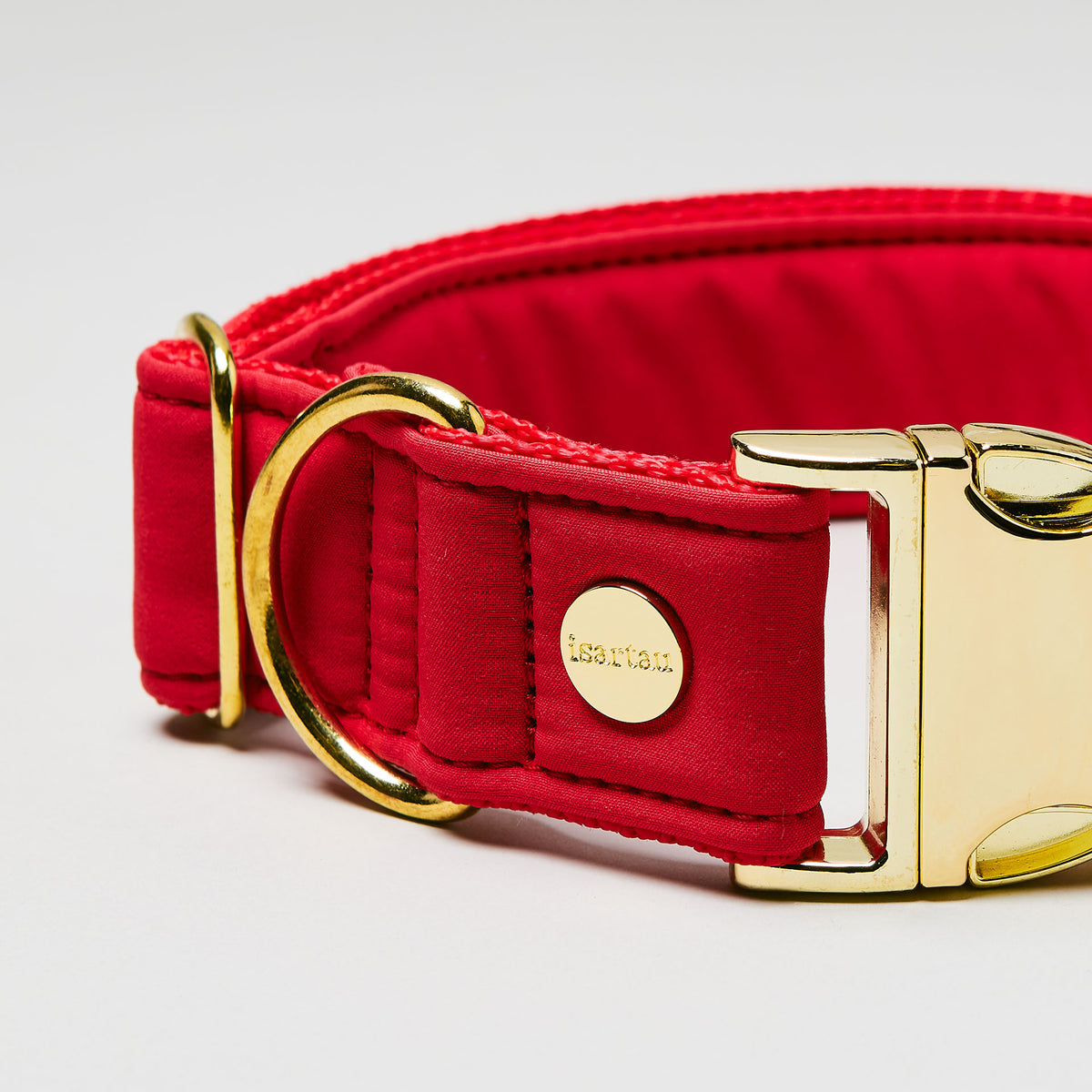 isartau Halsband Softie Rot, goldene Beschläge, Detailansicht