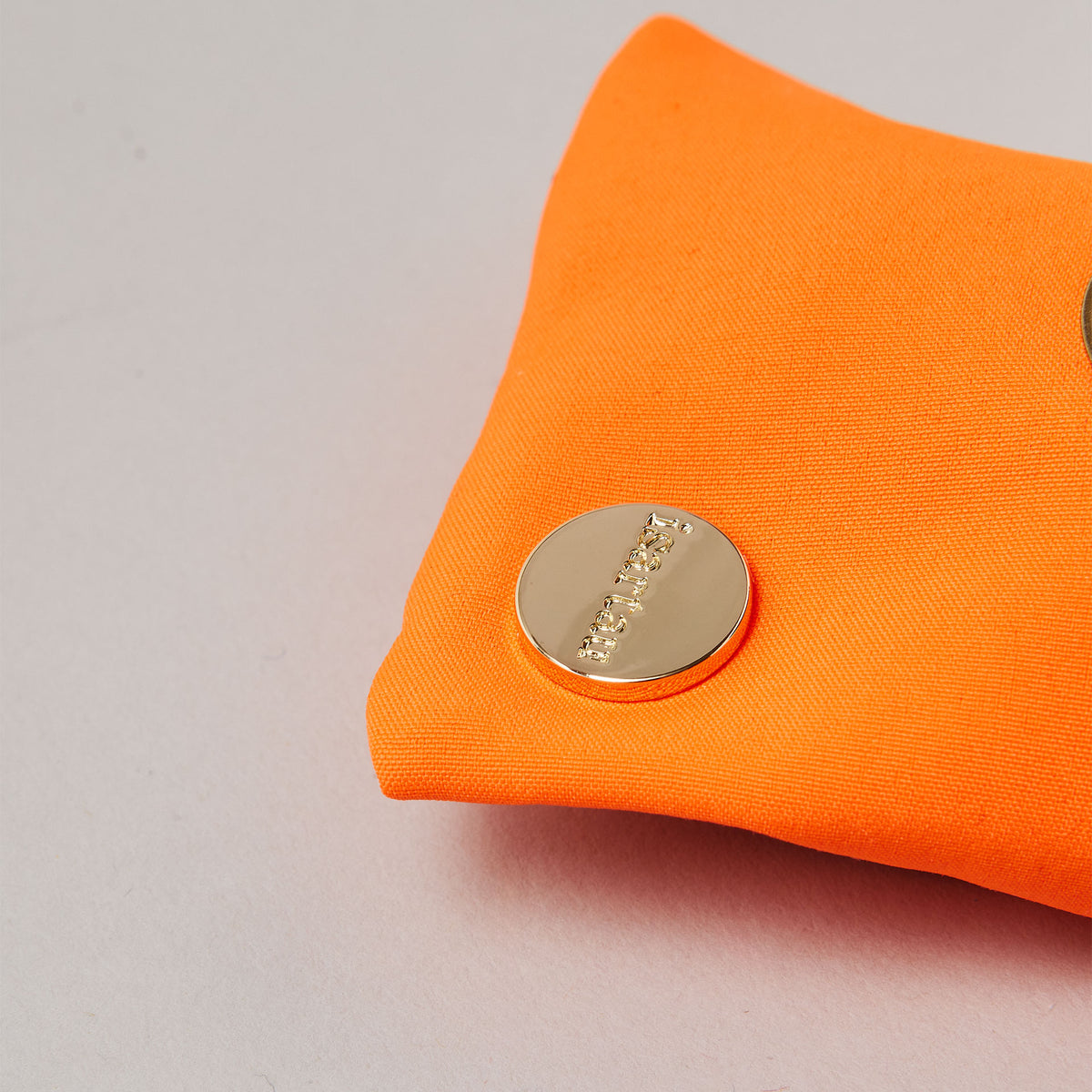 isartau Kotbeutelspender Softie Neonorange, Detailansicht