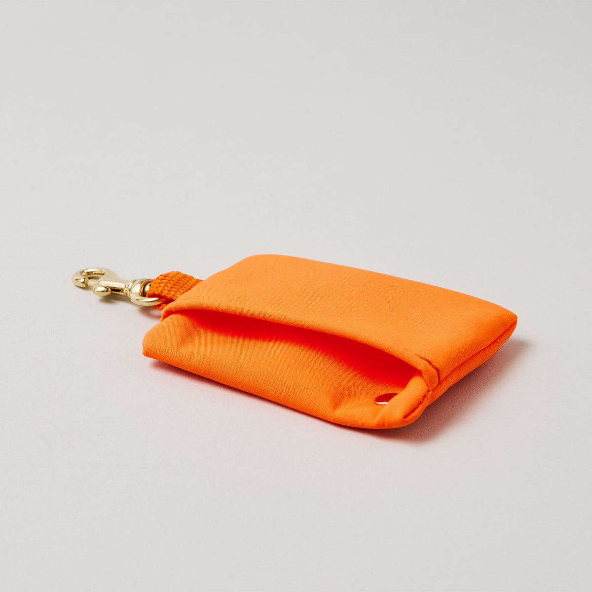 isartau Kotbeutelspender Softie Neonorange, Detailansicht