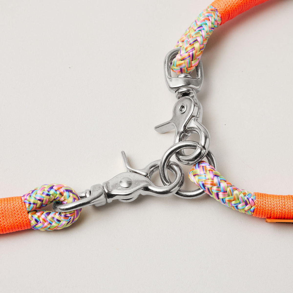 Scherenkarabiner aus Messing am Tauhalsband Easy Summer Neonorange