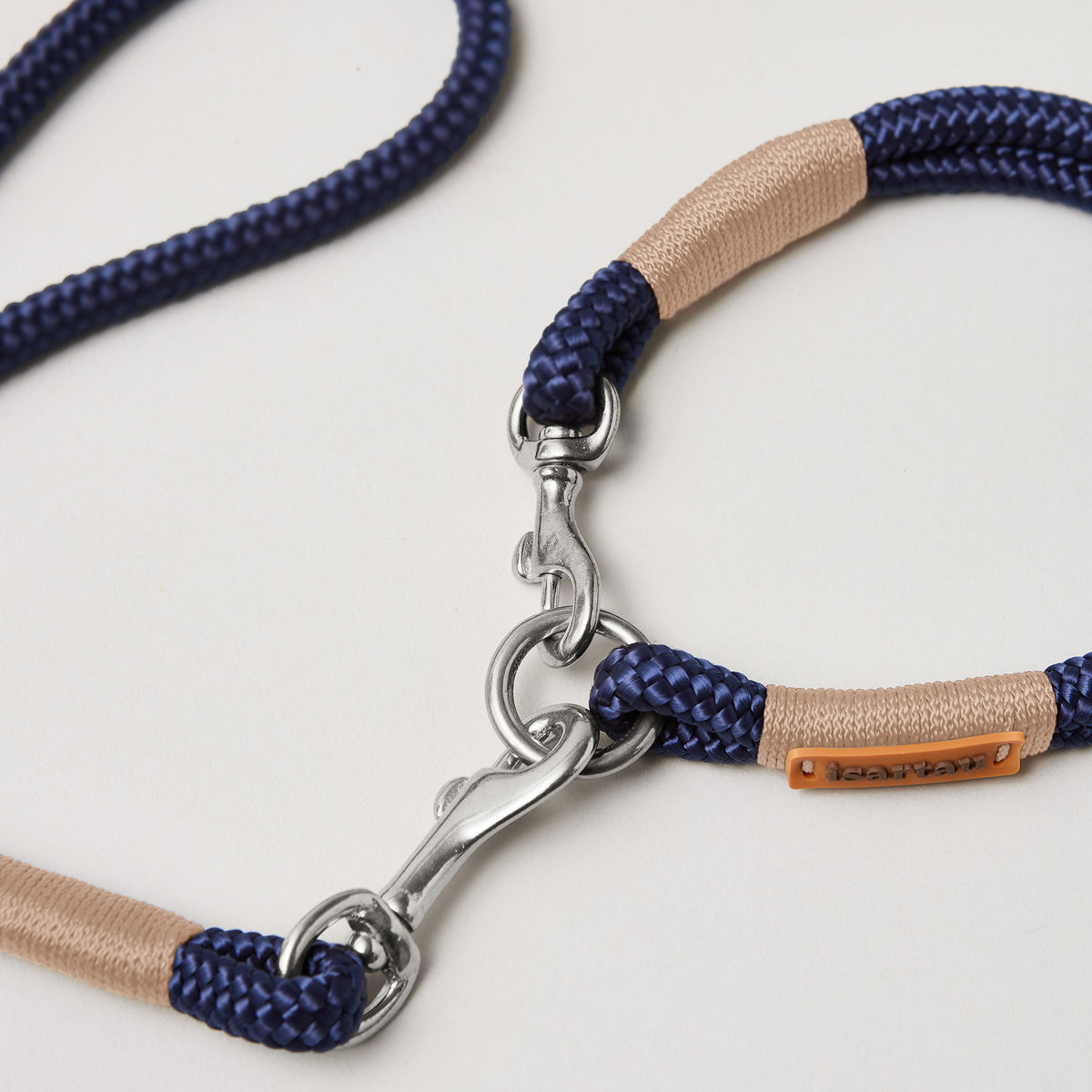 Blaues Tauhalsband mit Tauleine Indigo Sea Beige, silbernen Mini-Beschläge, 8mm Taustärke
