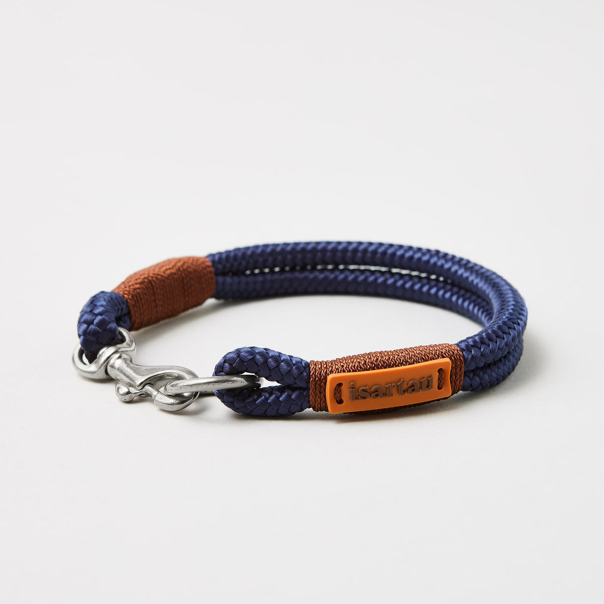 Tauhalsband Feste Halsung Indigo Sea Kastanie 8 mm, silberfarbene Beschläge, dunkelblaues Tau mit brauner Takelung