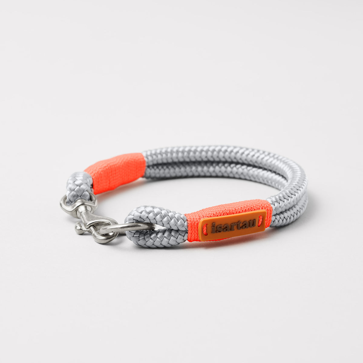 Tauhalsband Feste Halsung Pebble Stone Neonorange 8 mm, silberfarbene Beschläge, hellgraues Tau mit neonoranger Takelung