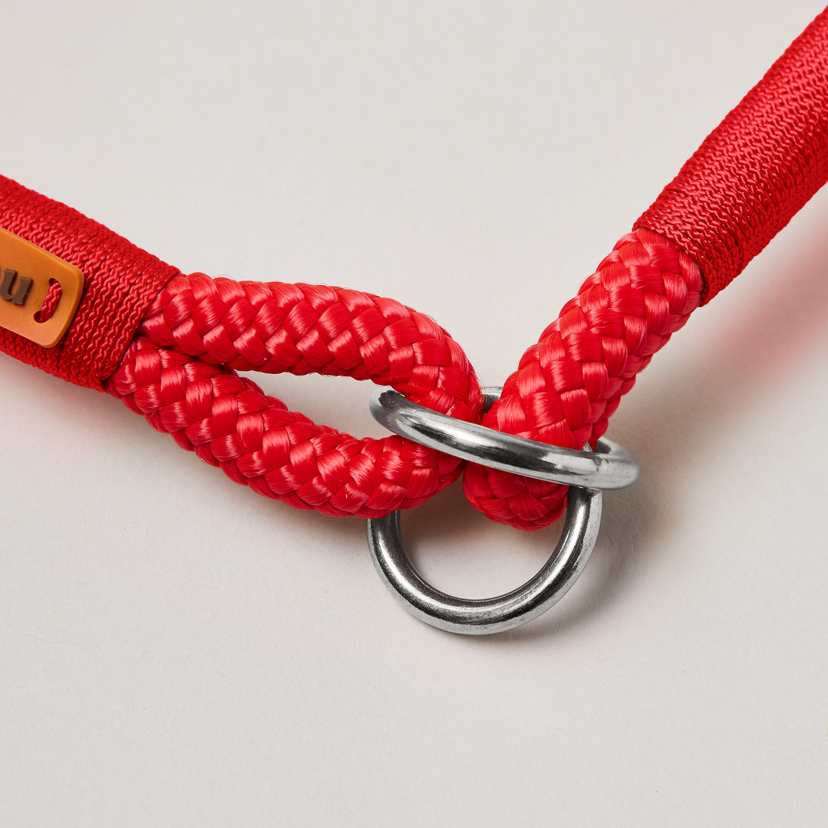 Detail Tauset Red Fairy Rot mit silberfarbenen O-Ringen