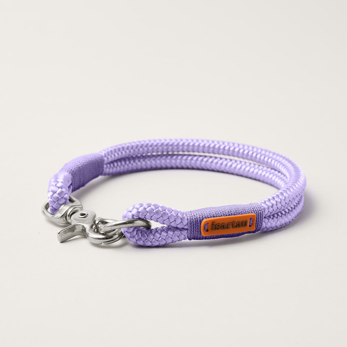 Tauhalsband in der Farbe Very Peri Lavendel, 10 mm mit silberfarbenen Beschlägen, Ton in Ton in Lavendel