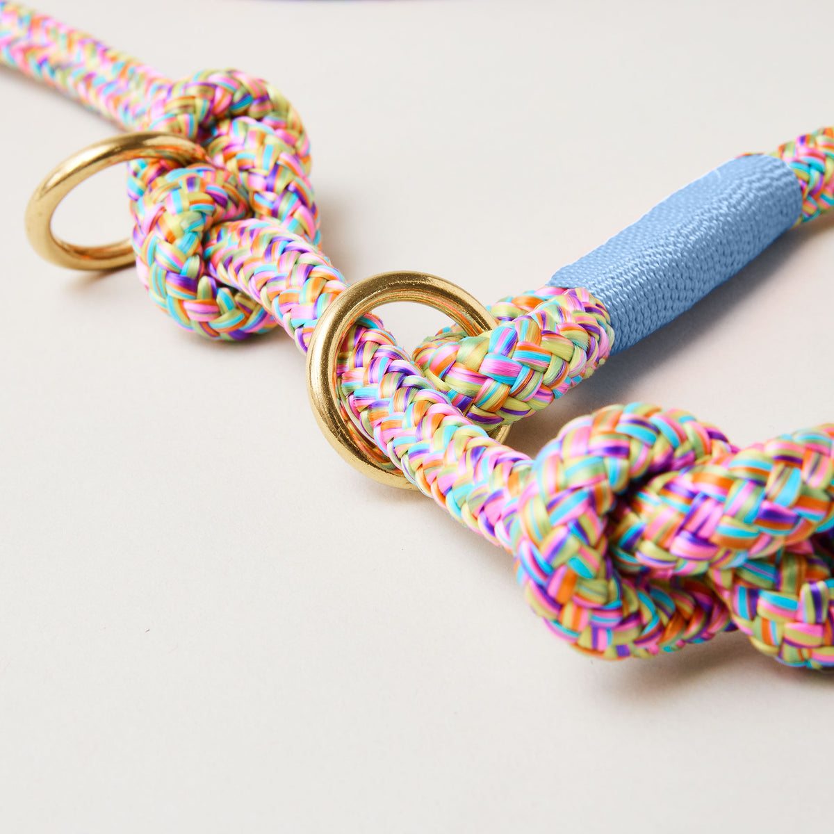 Detail Retrieverleine Easy Summer Hellblau mit verstellbaren Knoten, Nahaufnahme