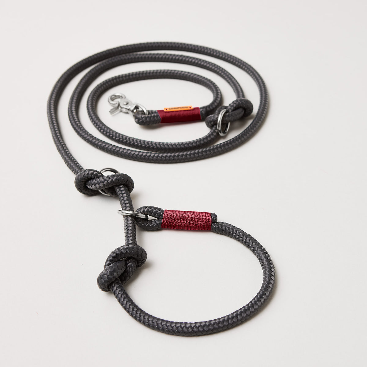 Retrieverleine aus Tau Heavens Rock Burgunder, Halsung mit integrierter Leine, silberne Karabiner, 2-fach längenverstellbar, erhältlich in 8 und 10 mm