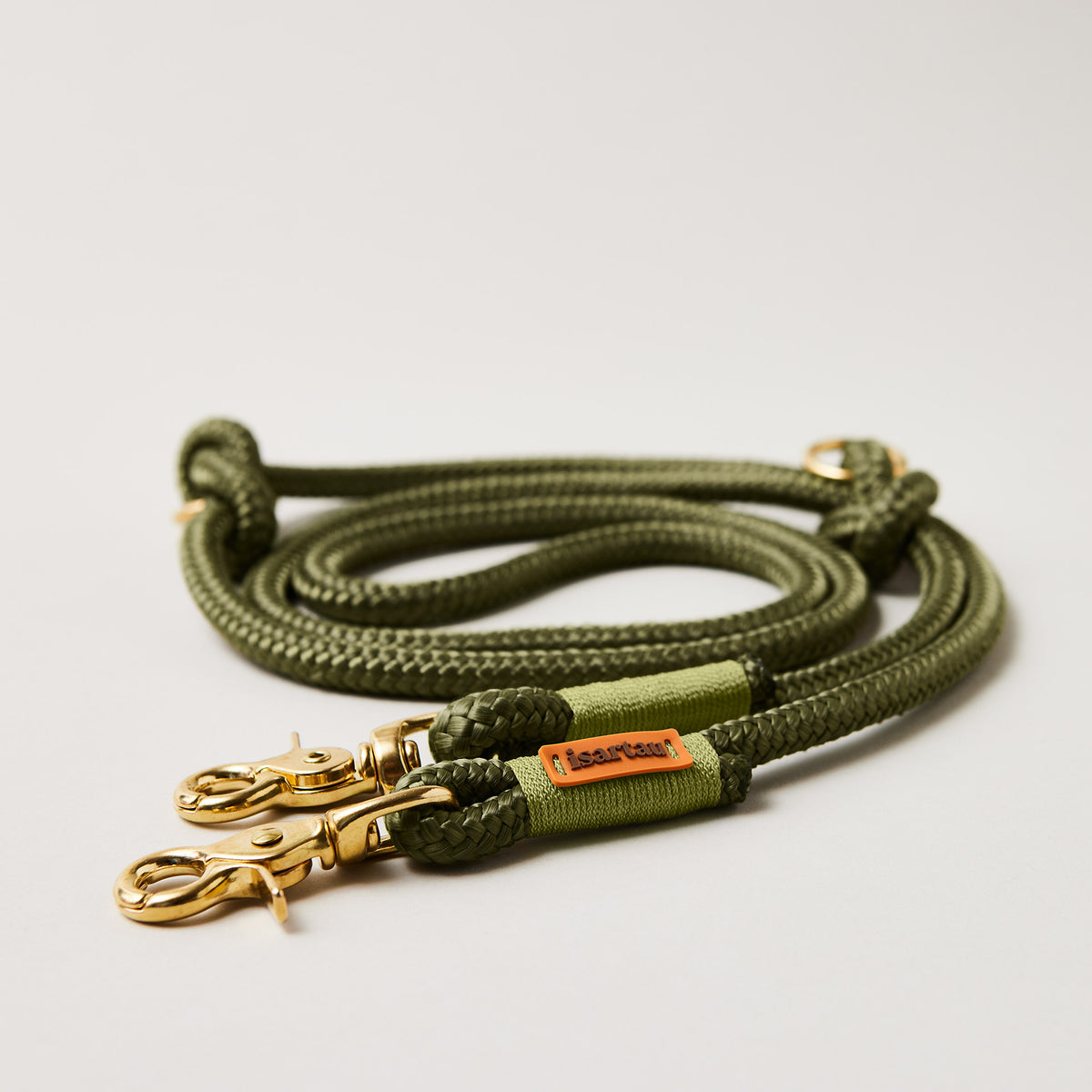 Hundeleine aus Tau Olive Grove Moos 10 mm verstellbar mit Messing-Karabinern, olivfarbenes Softtau mit moosgrüner Takelung, Längenverstellbar 