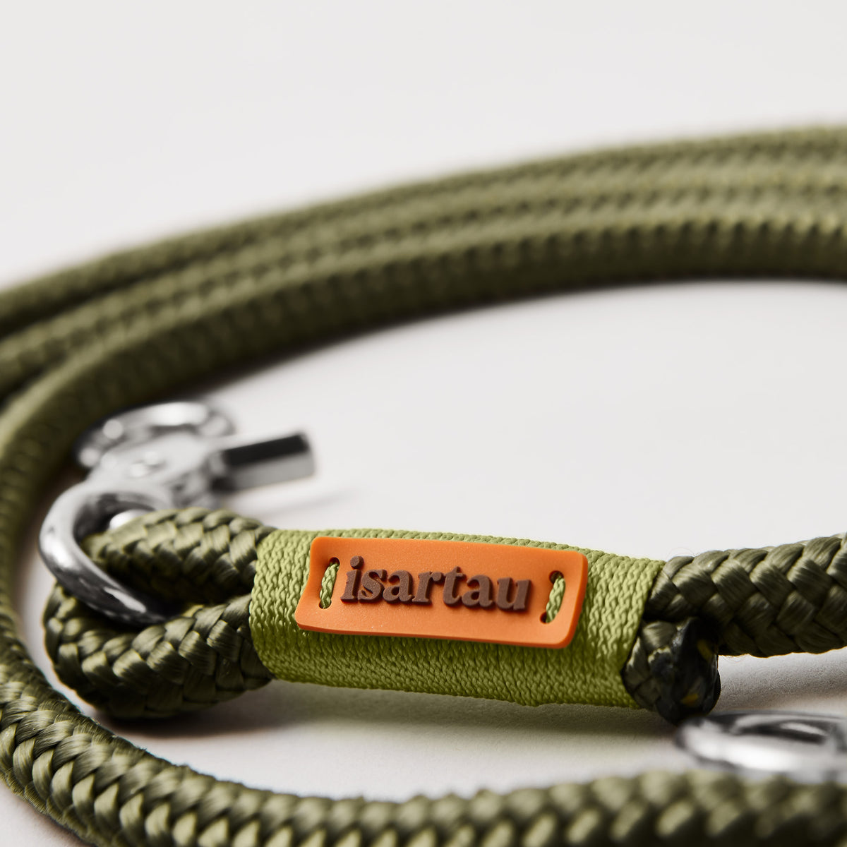 isartau Logo an Hundeleine aus Tau 
