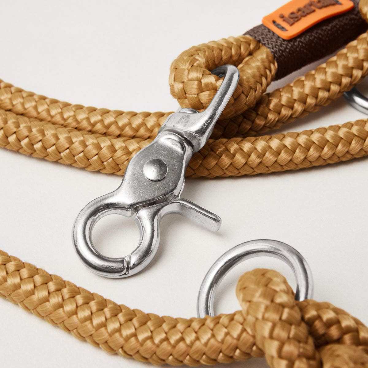 silberner Scherenkarabiner an Tauleine Sweet Toffee Dunkelbraun, 10mm Taustärke
