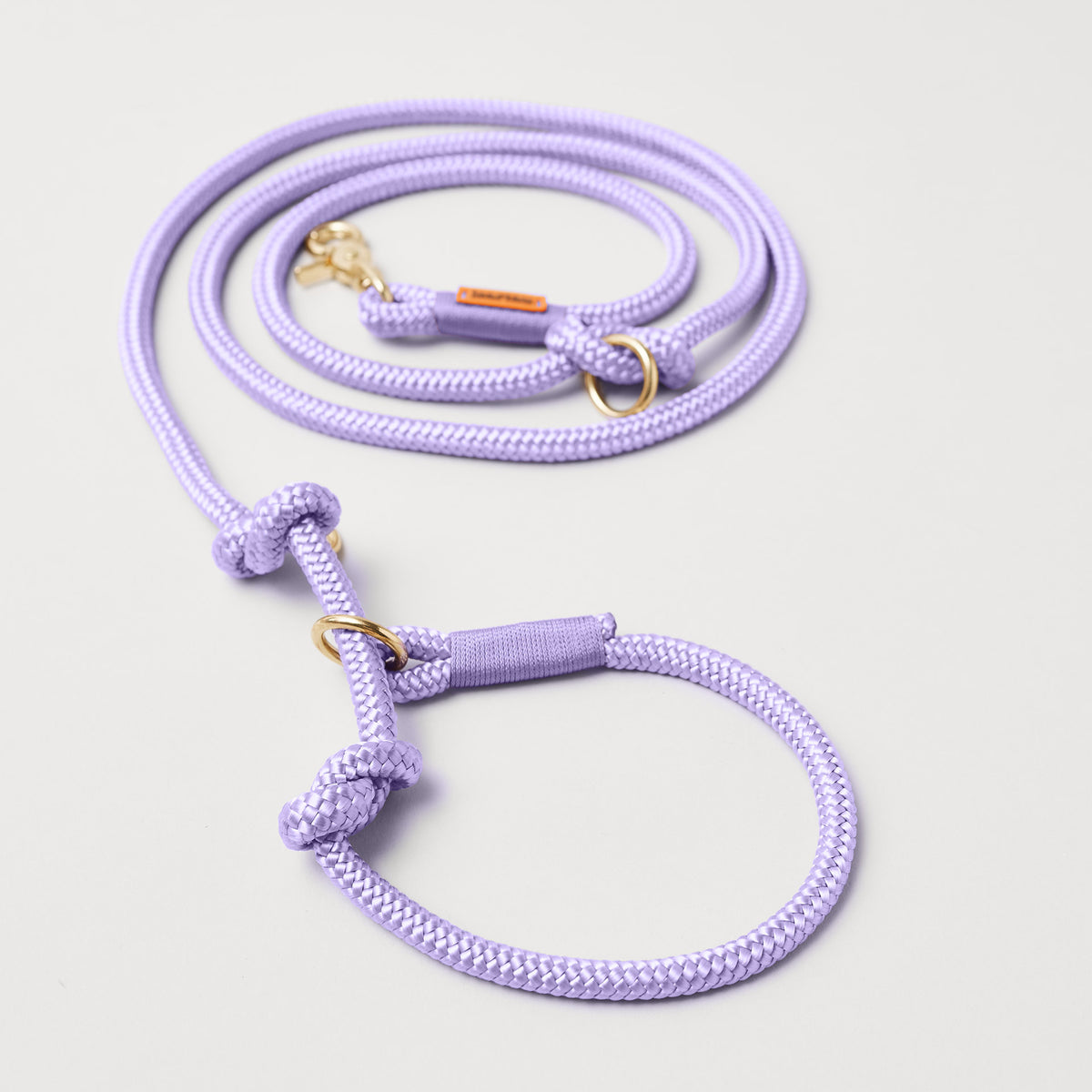 Retrieverleine aus Tau Very Peri Lavendel, Halsung mit integrierter Leine, goldene Messingkarabiner, 2-fach längenverstellbar, erhältlich 10 mm