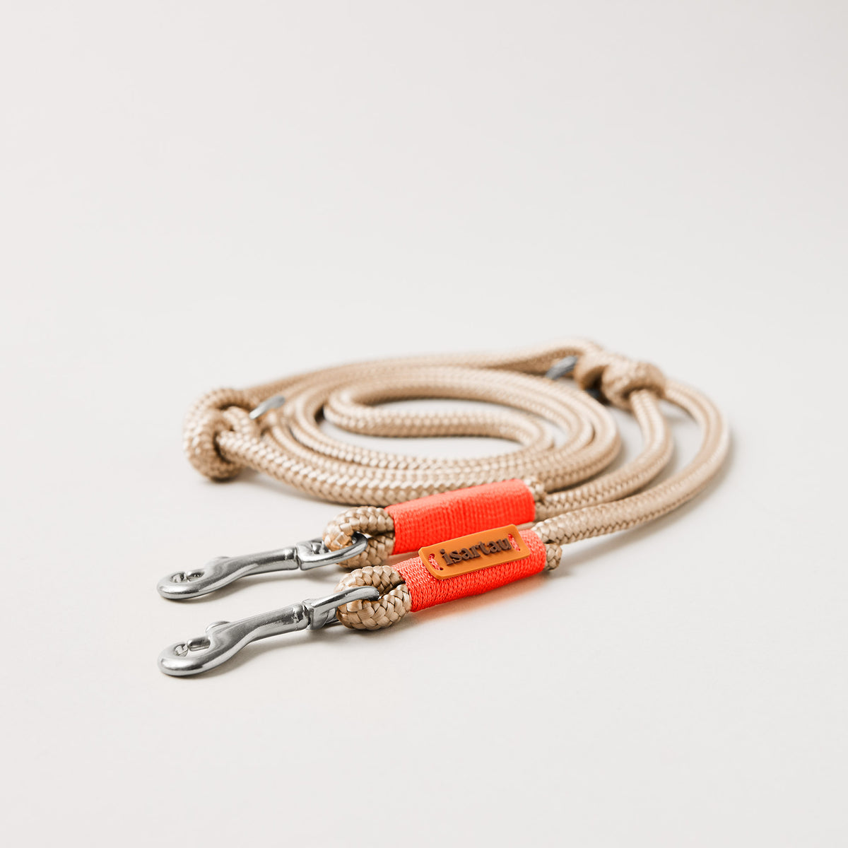 Hundeleine aus Tau Wood Owl Neonorange, 8 mm, verstellbar mit silberfarbenen Bolzenkarabinern, beiges Tau mit neonoranger Takelung