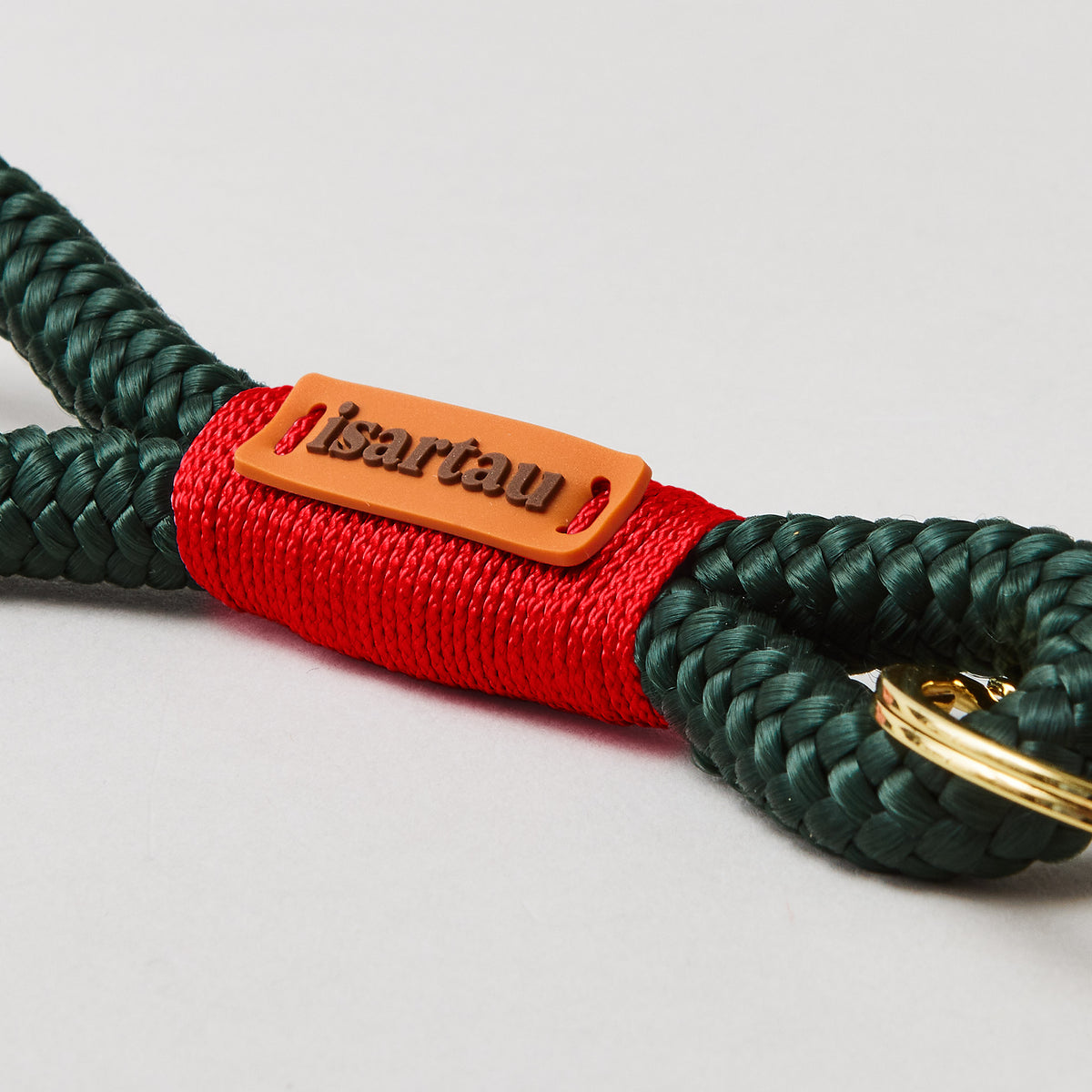 isartau Schlüsselanhänger Evergreen Rot, Softtau, gold, Detailansicht