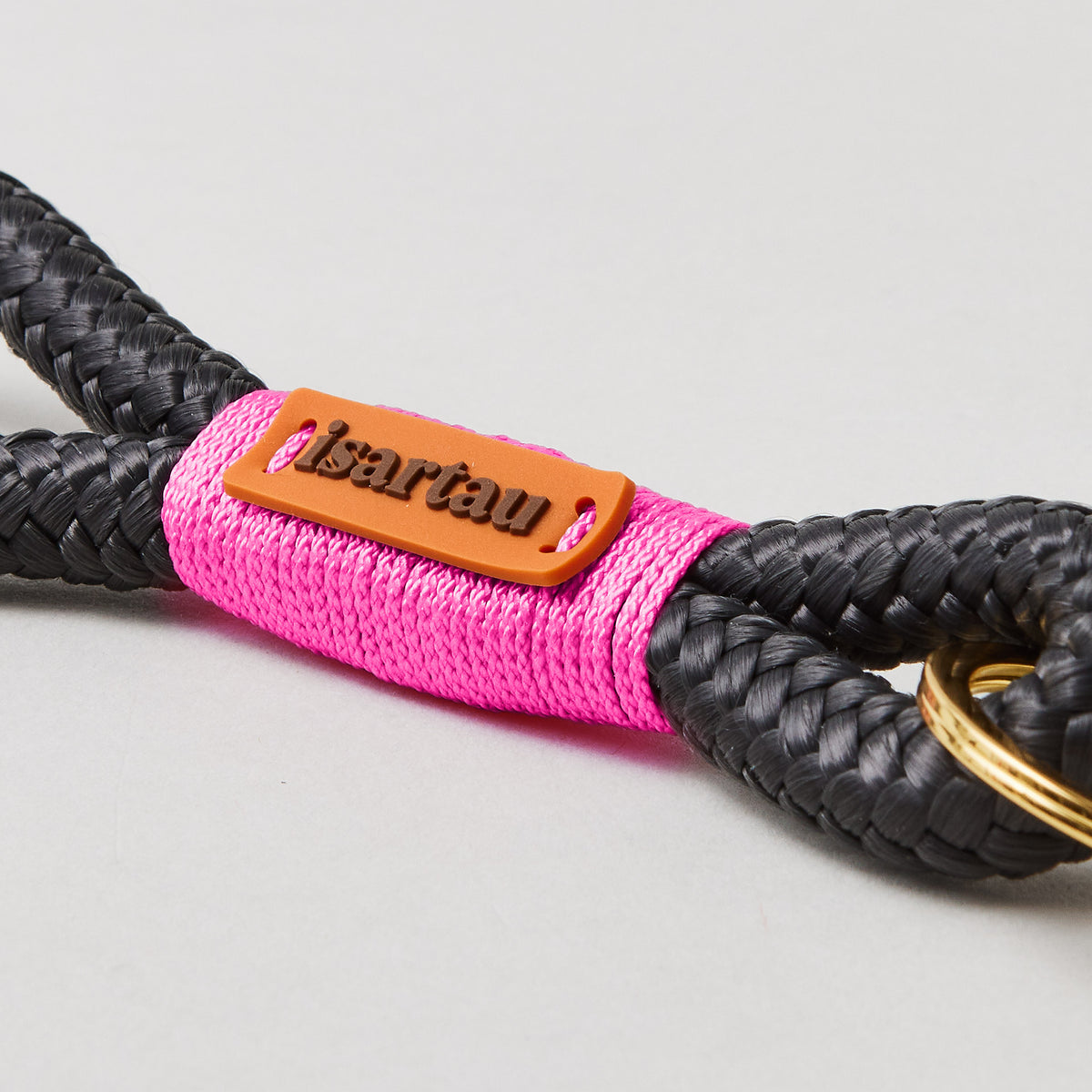 isartau Schlüsselanhänger Heaven's Rock Neonpink, Softtau, gold, Detailansicht