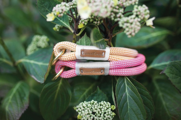 Halsband Farbe Honey Melon (orange-weiß) und Halsband Farbe Honolulu Sunset GHANIMA (rosa-pink)